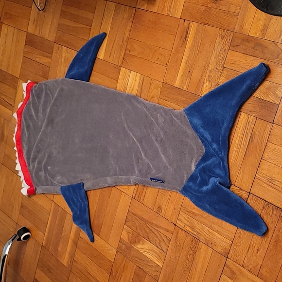 Blanket Tails shark blanket - Picture 4 of 5